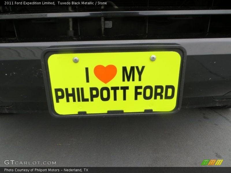 Tuxedo Black Metallic / Stone 2011 Ford Expedition Limited