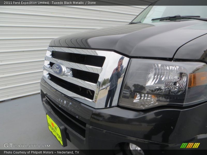 Tuxedo Black Metallic / Stone 2011 Ford Expedition Limited