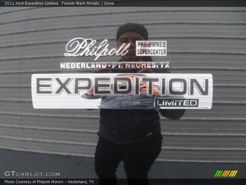 Tuxedo Black Metallic / Stone 2011 Ford Expedition Limited