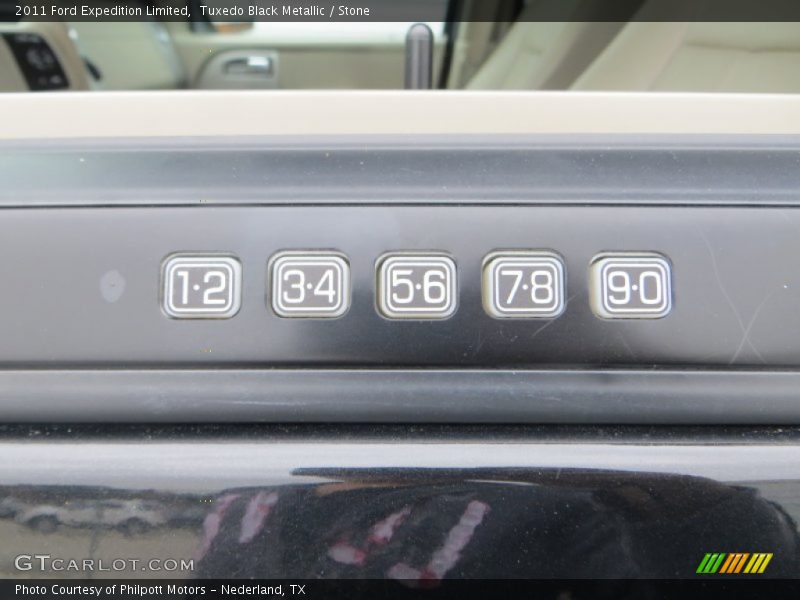 Tuxedo Black Metallic / Stone 2011 Ford Expedition Limited