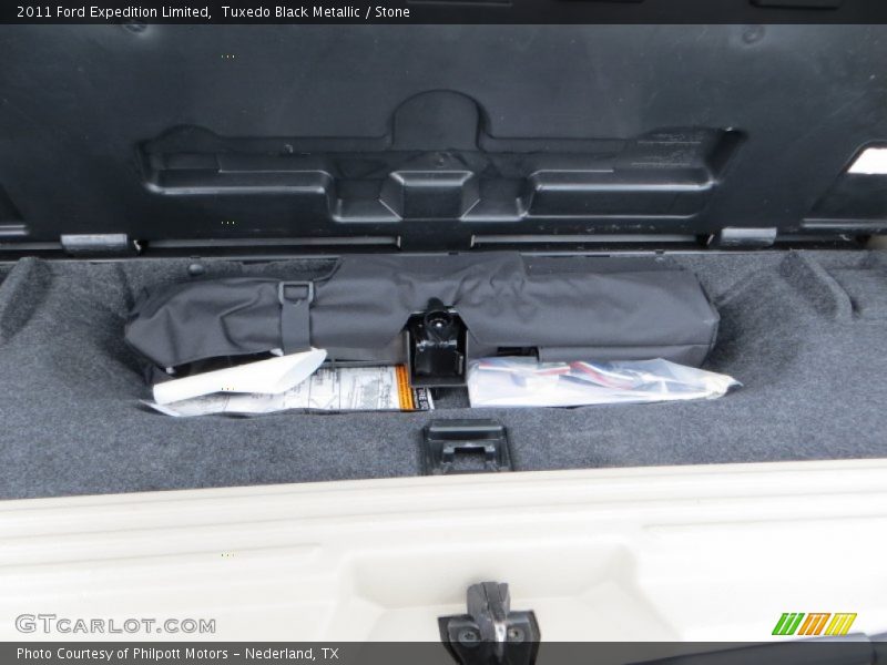 Tuxedo Black Metallic / Stone 2011 Ford Expedition Limited