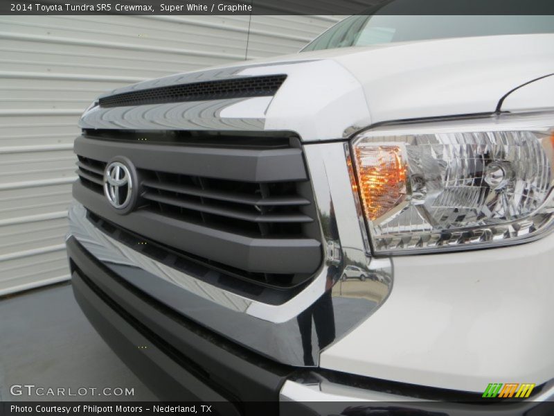 Super White / Graphite 2014 Toyota Tundra SR5 Crewmax