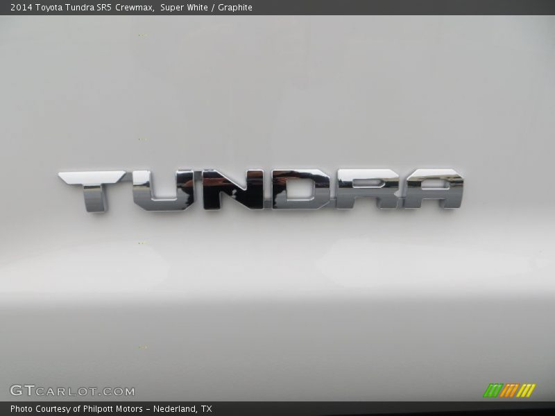 Super White / Graphite 2014 Toyota Tundra SR5 Crewmax