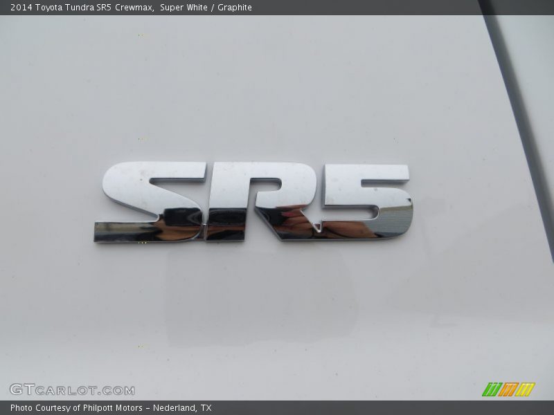 Super White / Graphite 2014 Toyota Tundra SR5 Crewmax