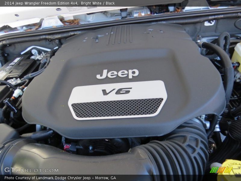 Bright White / Black 2014 Jeep Wrangler Freedom Edition 4x4