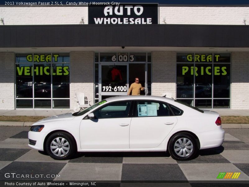 Candy White / Moonrock Gray 2013 Volkswagen Passat 2.5L S