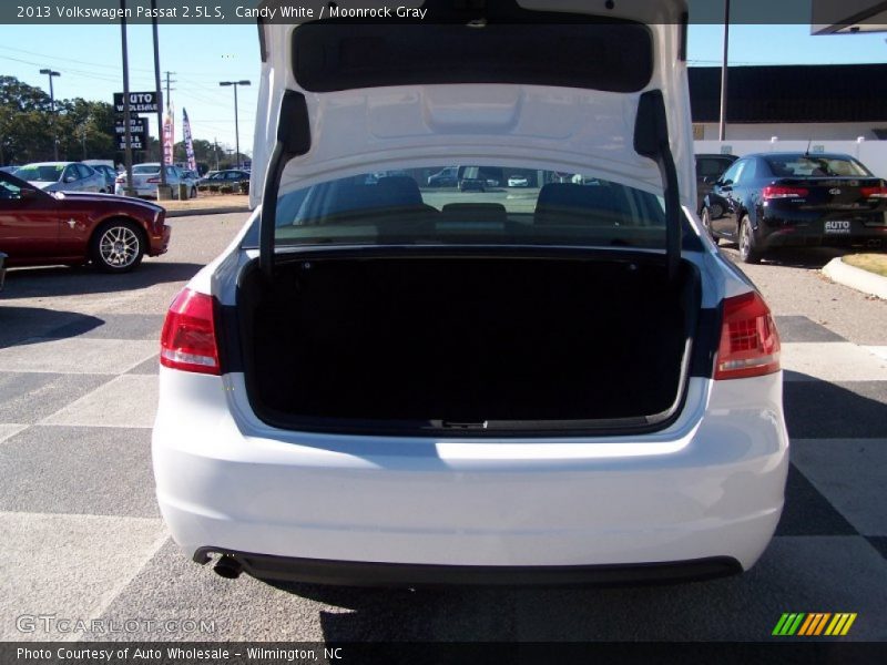 Candy White / Moonrock Gray 2013 Volkswagen Passat 2.5L S