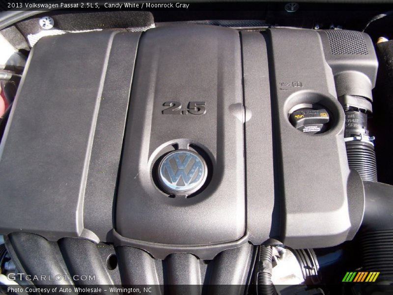 Candy White / Moonrock Gray 2013 Volkswagen Passat 2.5L S
