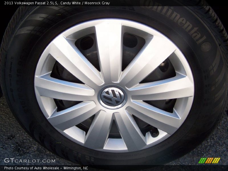 Candy White / Moonrock Gray 2013 Volkswagen Passat 2.5L S