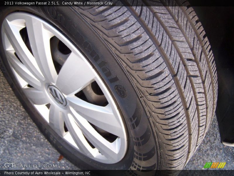 Candy White / Moonrock Gray 2013 Volkswagen Passat 2.5L S
