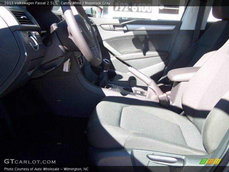 Candy White / Moonrock Gray 2013 Volkswagen Passat 2.5L S