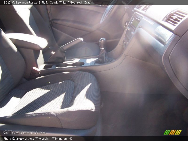 Candy White / Moonrock Gray 2013 Volkswagen Passat 2.5L S