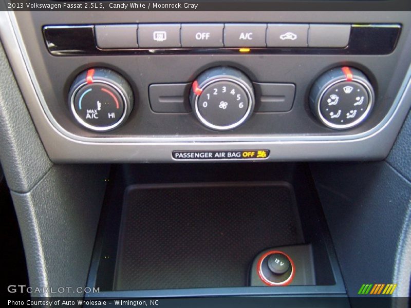 Candy White / Moonrock Gray 2013 Volkswagen Passat 2.5L S