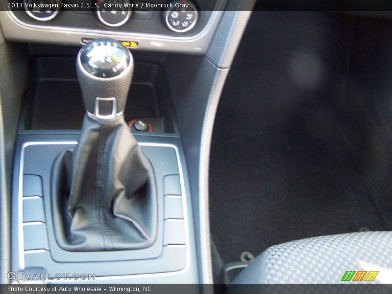 Candy White / Moonrock Gray 2013 Volkswagen Passat 2.5L S