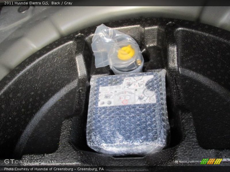 Black / Gray 2011 Hyundai Elantra GLS