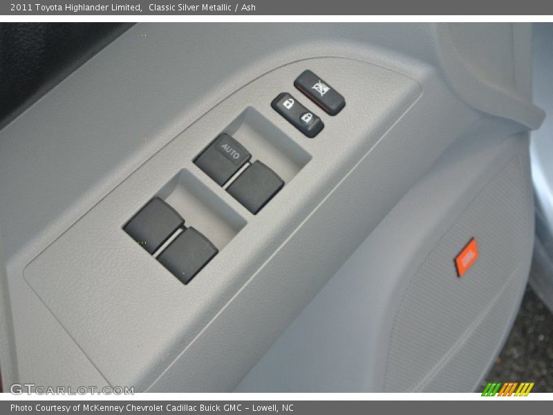 Classic Silver Metallic / Ash 2011 Toyota Highlander Limited