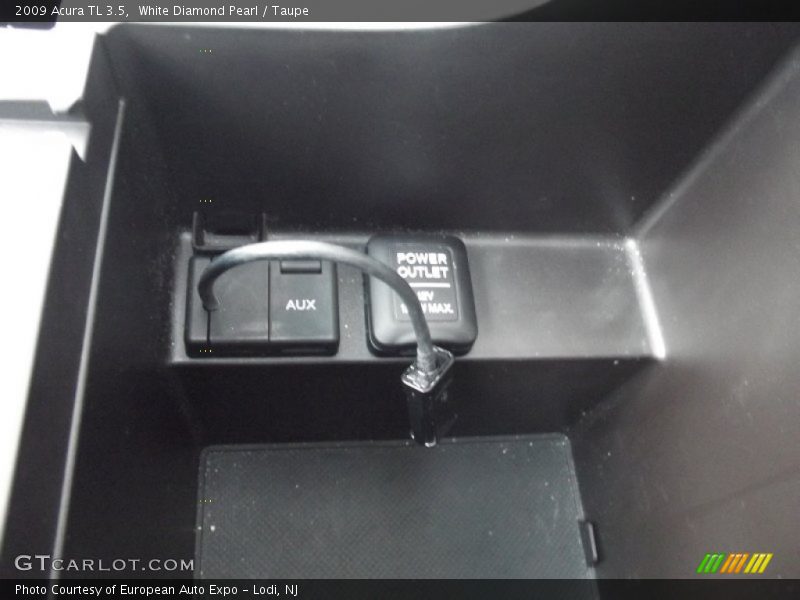 White Diamond Pearl / Taupe 2009 Acura TL 3.5