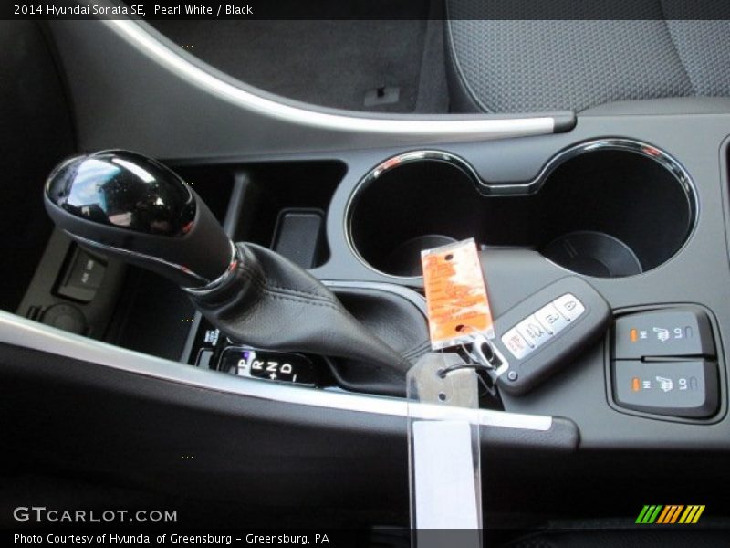Pearl White / Black 2014 Hyundai Sonata SE