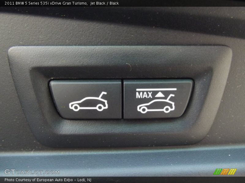 Jet Black / Black 2011 BMW 5 Series 535i xDrive Gran Turismo