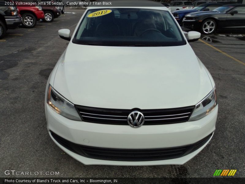 Candy White / Titan Black 2012 Volkswagen Jetta SE Sedan