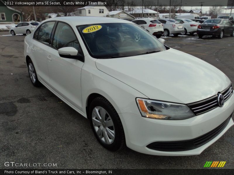 Candy White / Titan Black 2012 Volkswagen Jetta SE Sedan
