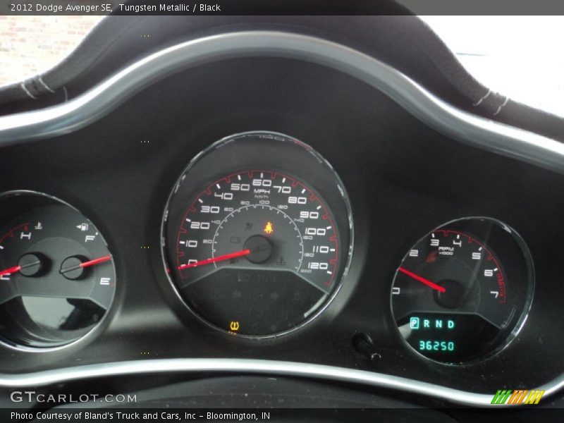 Tungsten Metallic / Black 2012 Dodge Avenger SE