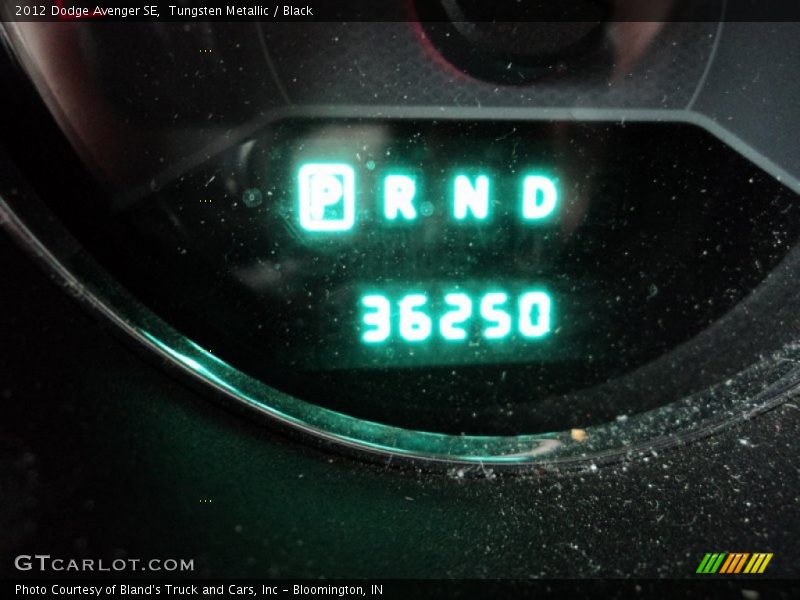Tungsten Metallic / Black 2012 Dodge Avenger SE