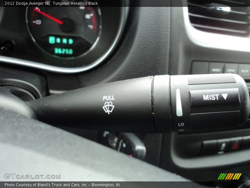 Tungsten Metallic / Black 2012 Dodge Avenger SE
