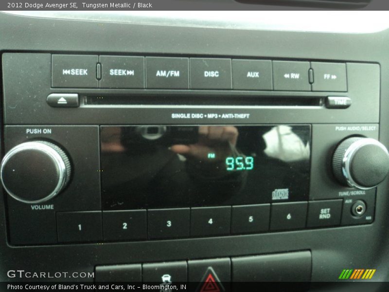 Tungsten Metallic / Black 2012 Dodge Avenger SE