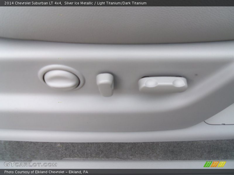 Silver Ice Metallic / Light Titanium/Dark Titanium 2014 Chevrolet Suburban LT 4x4