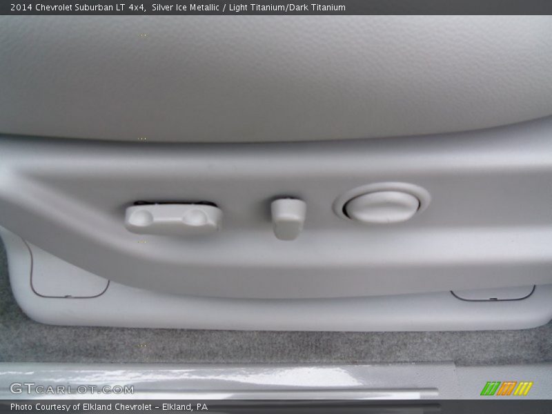 Silver Ice Metallic / Light Titanium/Dark Titanium 2014 Chevrolet Suburban LT 4x4