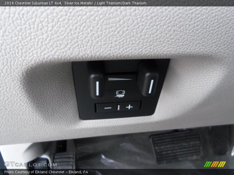 Silver Ice Metallic / Light Titanium/Dark Titanium 2014 Chevrolet Suburban LT 4x4