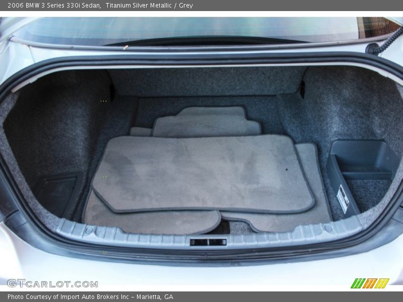  2006 3 Series 330i Sedan Trunk