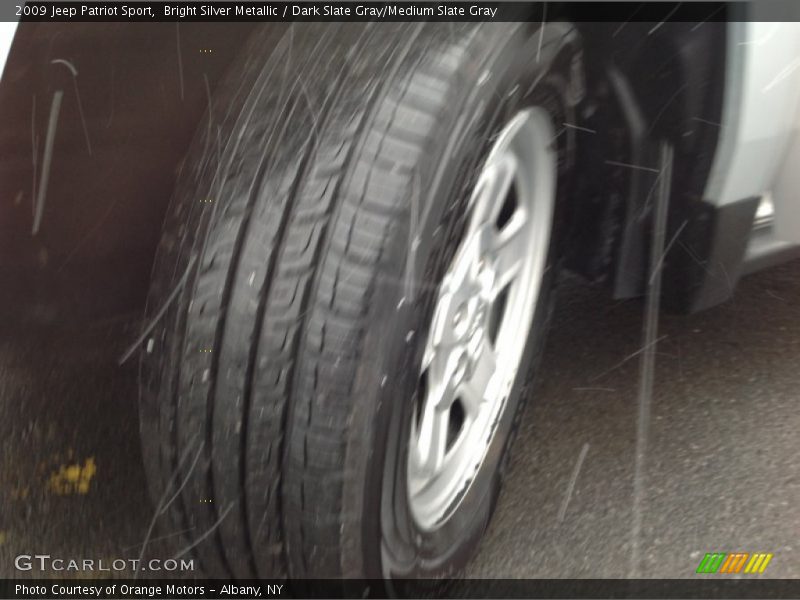 Bright Silver Metallic / Dark Slate Gray/Medium Slate Gray 2009 Jeep Patriot Sport