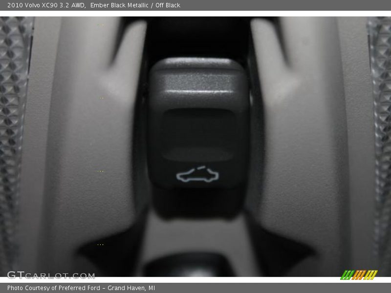Ember Black Metallic / Off Black 2010 Volvo XC90 3.2 AWD
