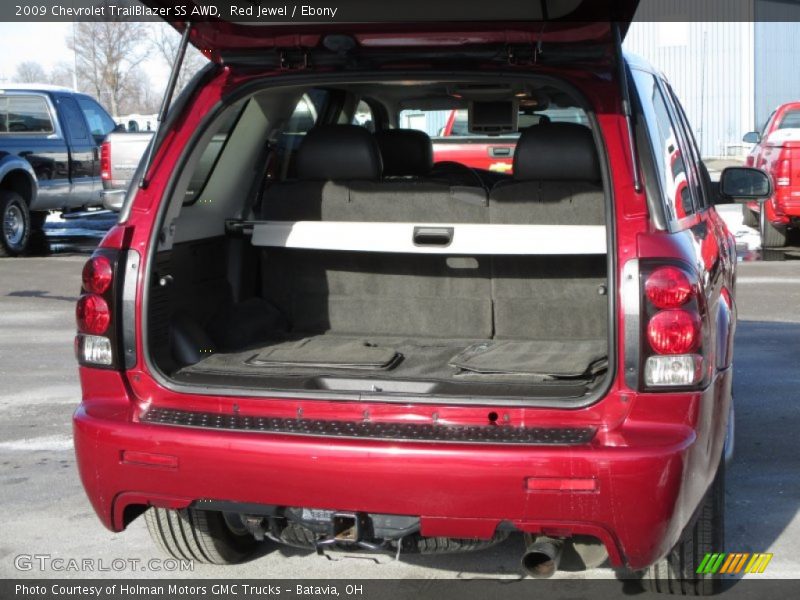  2009 TrailBlazer SS AWD Trunk