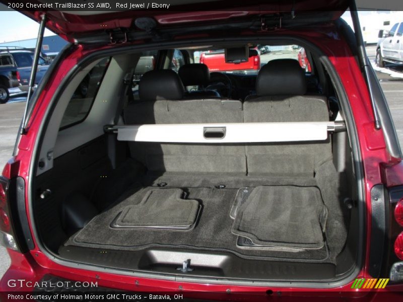  2009 TrailBlazer SS AWD Trunk