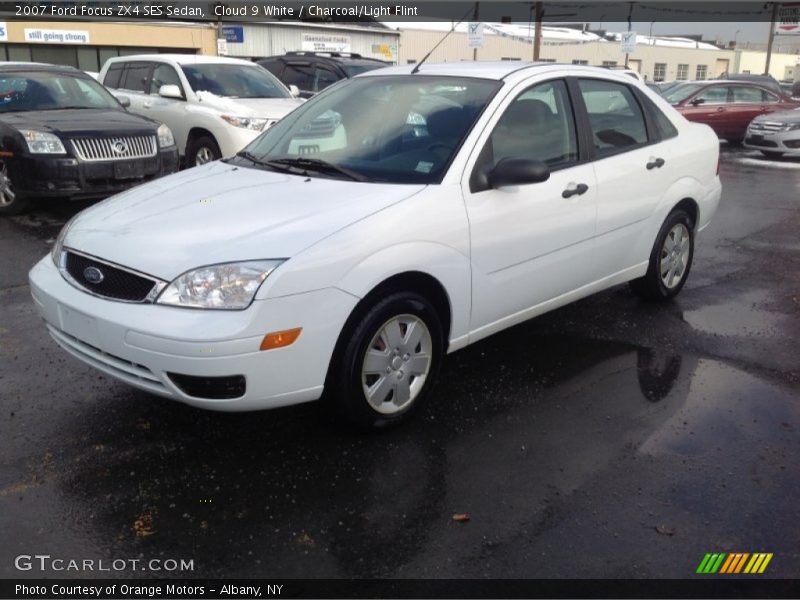Cloud 9 White / Charcoal/Light Flint 2007 Ford Focus ZX4 SES Sedan
