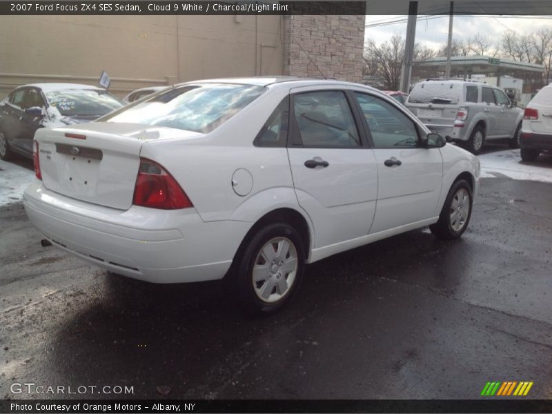 Cloud 9 White / Charcoal/Light Flint 2007 Ford Focus ZX4 SES Sedan