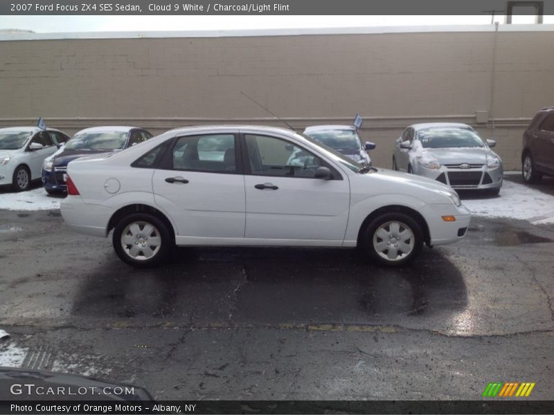 Cloud 9 White / Charcoal/Light Flint 2007 Ford Focus ZX4 SES Sedan