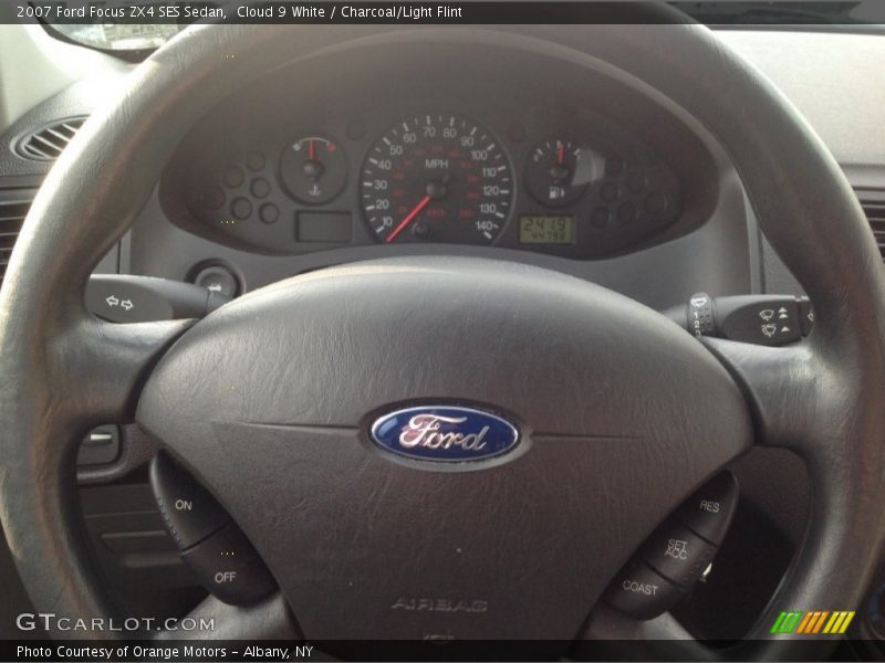 Cloud 9 White / Charcoal/Light Flint 2007 Ford Focus ZX4 SES Sedan