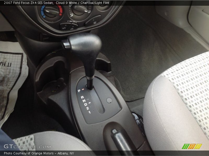 Cloud 9 White / Charcoal/Light Flint 2007 Ford Focus ZX4 SES Sedan