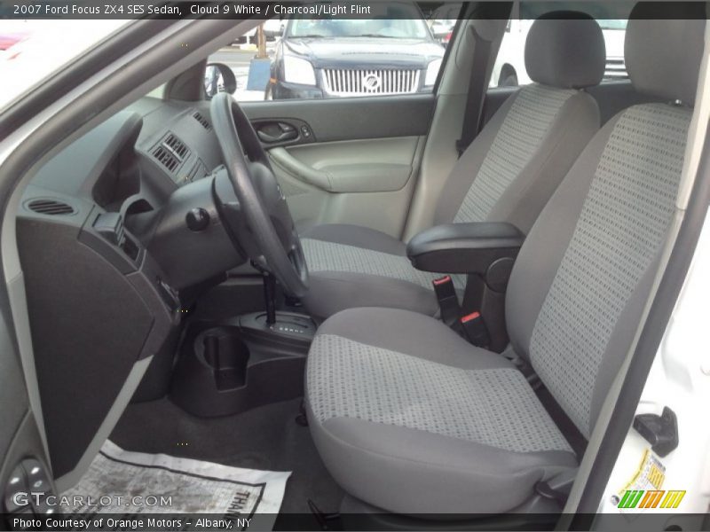 Cloud 9 White / Charcoal/Light Flint 2007 Ford Focus ZX4 SES Sedan