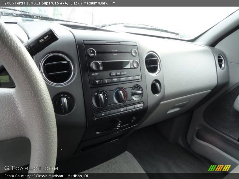 Black / Medium/Dark Flint 2006 Ford F150 XLT SuperCab 4x4