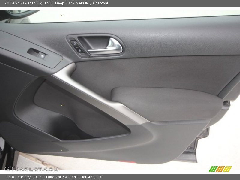 Deep Black Metallic / Charcoal 2009 Volkswagen Tiguan S
