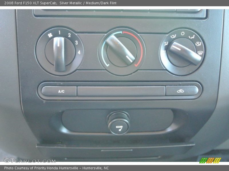 Silver Metallic / Medium/Dark Flint 2008 Ford F150 XLT SuperCab
