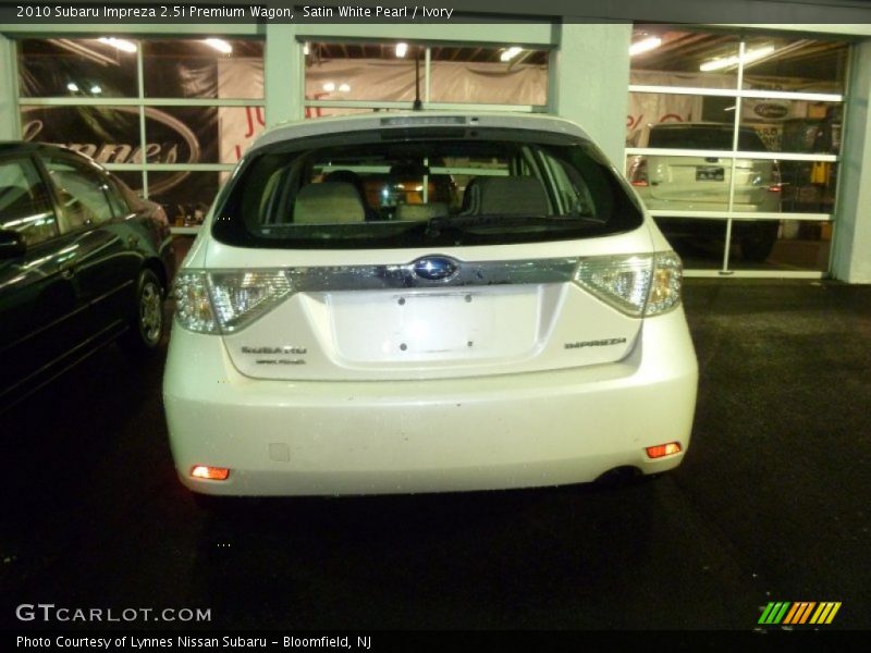 Satin White Pearl / Ivory 2010 Subaru Impreza 2.5i Premium Wagon