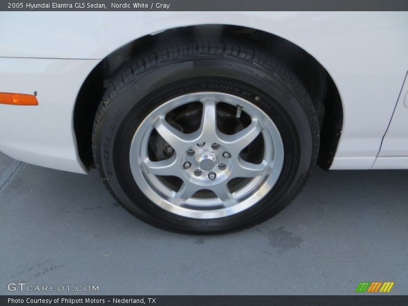 Nordic White / Gray 2005 Hyundai Elantra GLS Sedan