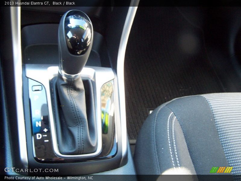 Black / Black 2013 Hyundai Elantra GT