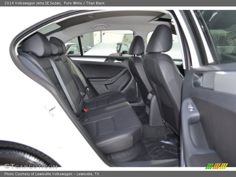 Pure White / Titan Black 2014 Volkswagen Jetta SE Sedan